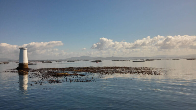 Faro en la ría de Arousa